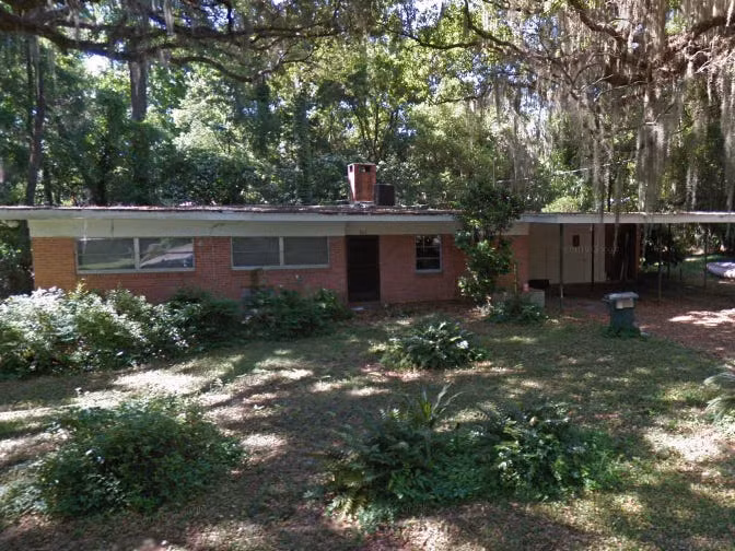 Robert và Helen Sims cùng con gái, Joy, đã bị trói, đâm và bắn chết tại nhà của họ ở Tallahassee, bang Florida, vào ngày 22/10/1966. Tuy nhiên, hơn 50 năm sau, cảnh sát vẫn chưa tìm ra thủ phạm vụ án mạng kinh hoàng này.