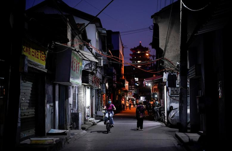 Ngo ngang cuoc song o Vu Han tung la tam dich COVID-19-Hinh-6