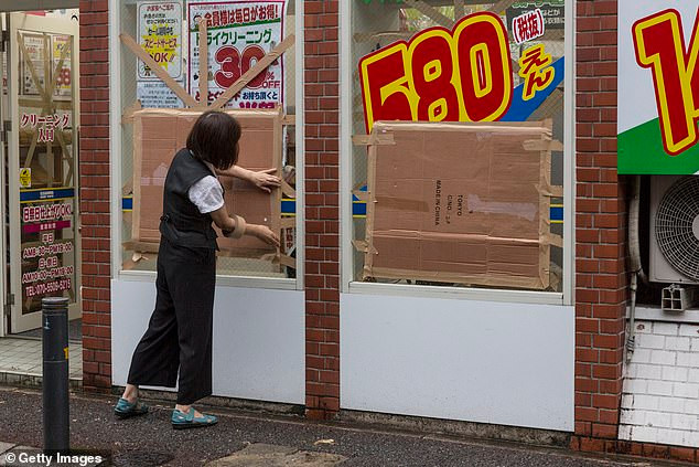 Toan canh bao Haishen tan pha Nhat Ban, hang chuc nguoi bi thuong-Hinh-10