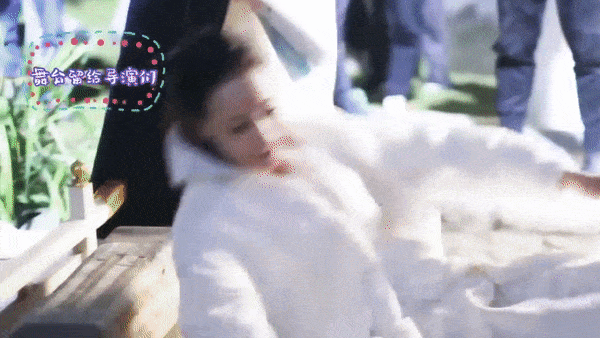 Sự thật cảnh nhạy cảm trong phim cổ trang Trung Quốc - Hình 3 Su that canh nhay cam trong phim co trang Trung Quoc-Hinh-3