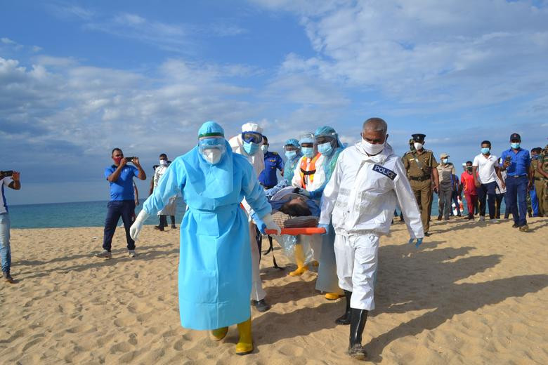 Hai hung canh chay tau cho 2 trieu thung dau giua bien-Hinh-3