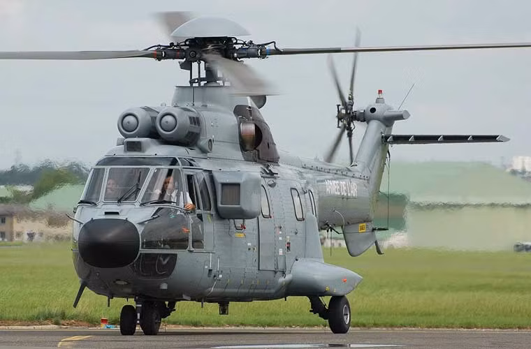 Nó được thiết kế cho nhiều nhiệm vụ gồm: vận tải; chở khách; săn ngầm; tìm kiếm cứu hộ cứu nạn trên biển, trên bộ... Với sức tải lớn (chở tối đa 20 người), AS532 Cougar sẽ rất phù hợp để đưa các nhân viên cứu hộ cùng trang bị tiếp cận hiện trường rơi máy bay A320 từ trên cao, cũng như đưa các mảnh vỡ nhỏ, thi thể nạn nhân tới bệnh viện.