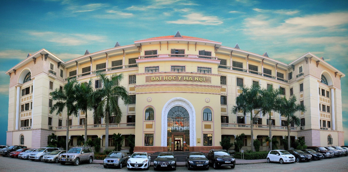 Truong Dai hoc Y Ha Noi tang hoc phi, co nganh tang 70%