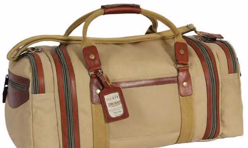 Nhiều ngăn nhỏ là ưu điểm của chiếc túi da này.