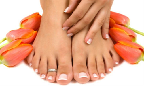 Ngoài ra, nếu móng chân có sắc hồng hào chứng tỏ người này có mệnh phú quý, số sung sướng, hưởng nhiều phúc lộc trời ban. Bên cạnh đó sức khỏe của họ cũng rất tốt, tuổi thọ cao.