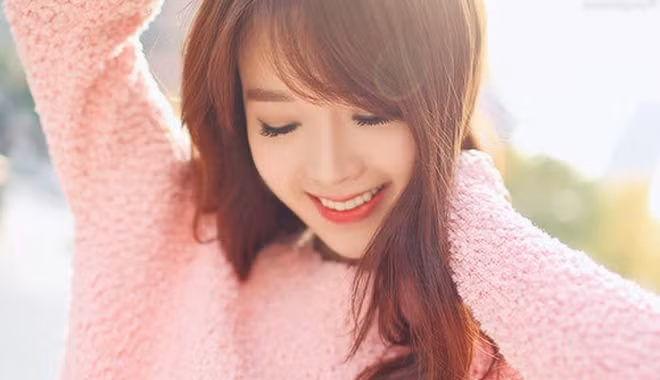 Những cô gái may mắn sinh vào các tháng âm này lớn lên nhất định vừa xinh xắn vừa giàu có, cuộc sống vô cùng viên mãn. Tháng 3 âm lịch: Tính cách năng động, hoạt bát, cá tính độc đáo và có khi chất là những ưu điểm của người sinh tháng 3 âm lịch. Ngoài ra, họ còn rất cuốn hút, quyến rũ bởi vẻ ngoài xinh đẹp, dịu dàng, không cần quá phô trương hay cường điệu, tự thân họ vẫn toát lên sức hấp dẫn khó cưỡng đối với người đối diện một cách tự nhiên.