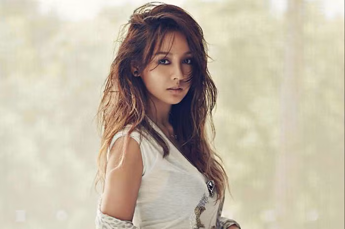 Tháng 11 âm lịch: Mỹ nữ sinh tháng 11 âm lịch không chỉ có diện mạo nghiêng nước nghiêng thành, họ còn tài hoa, thông minh, hiểu biết rộng, giỏi ăn nói và có năng lực làm việc. Chính vì thế, họ được mọi người quý mến, kính trọng bởi những thành tựu đạt được trong công việc. Họ là những người có địa vị, quyền cao chức trọng nhưng không hề kiêu ngạo mà khá khiêm tốn, thân thiện và hòa đồng.