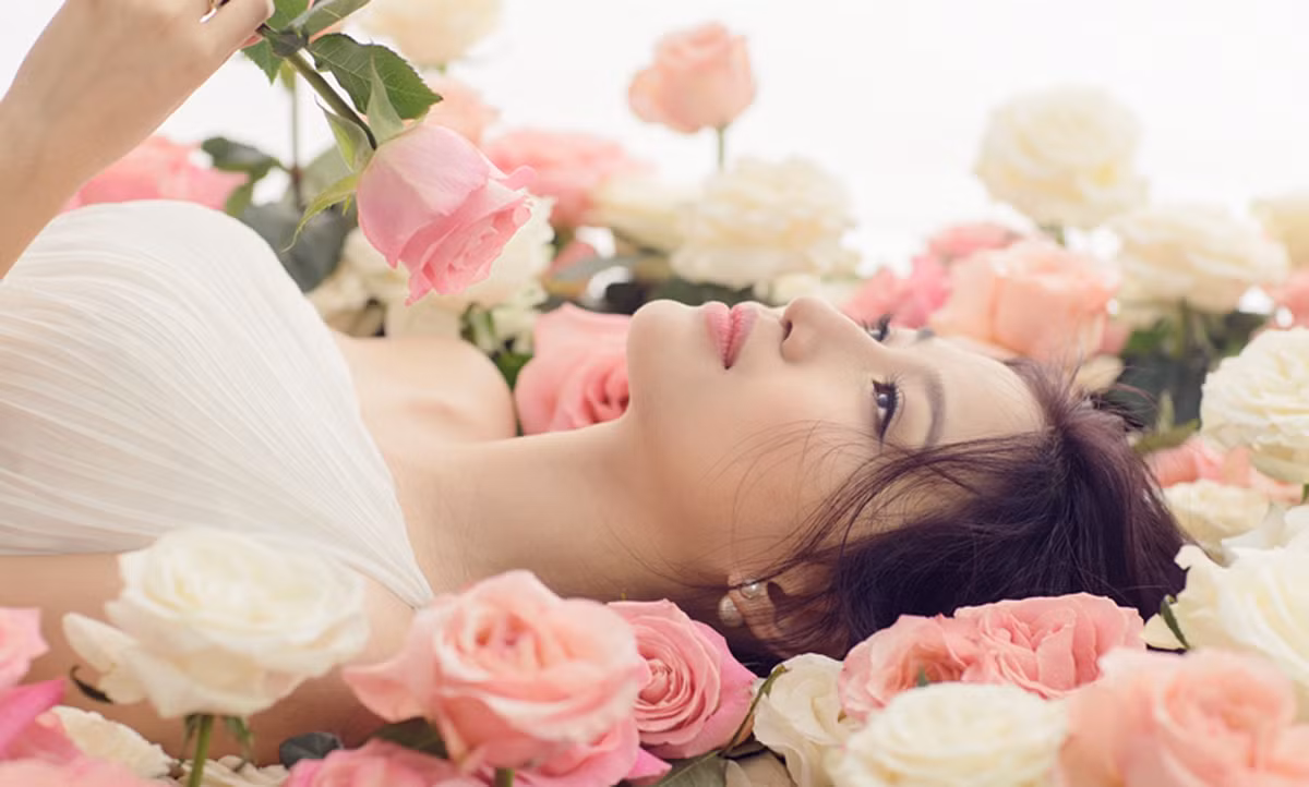 Đồng thời, họ lại là người sống rất có chiều sâu, có trách nhiệm với mọi việc. Người phụ nữ thuộc tuýp này thường có một vũ khí bí mật khiến ai “dính” phải họ sẽ chỉ muốn gắn bó suốt cả cuộc đời, hết mực nâng niu, chiều chuộng họ.