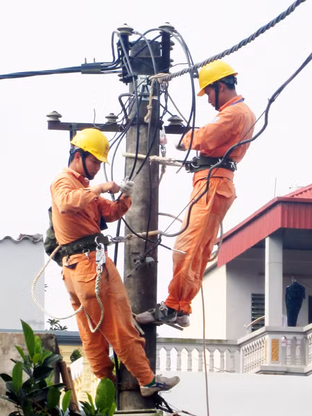 Xây mới 19 trạm biến áp phục vụ đồng bào miền núi