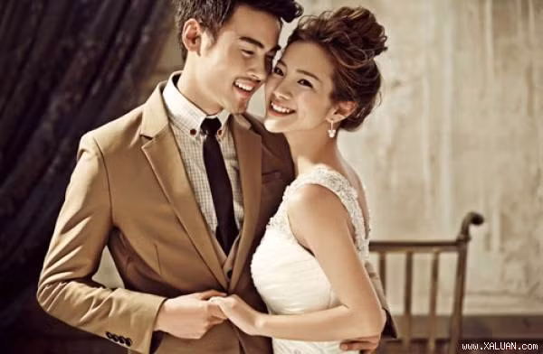 Tuổi Thìn: Nam giới tuổi Thìn cho dù công việc có bận rộn đến đâu, cũng không bao giờ quên việc quan tâm đến vợ. Họ luôn dành cho vợ những niềm vui bất ngờ. Tặng vợ những món quà là cách để họ thể hiện sự yêu thương và lãng mạn của họ dành cho nửa kia của mình. Ảnh: xaluan.com. 