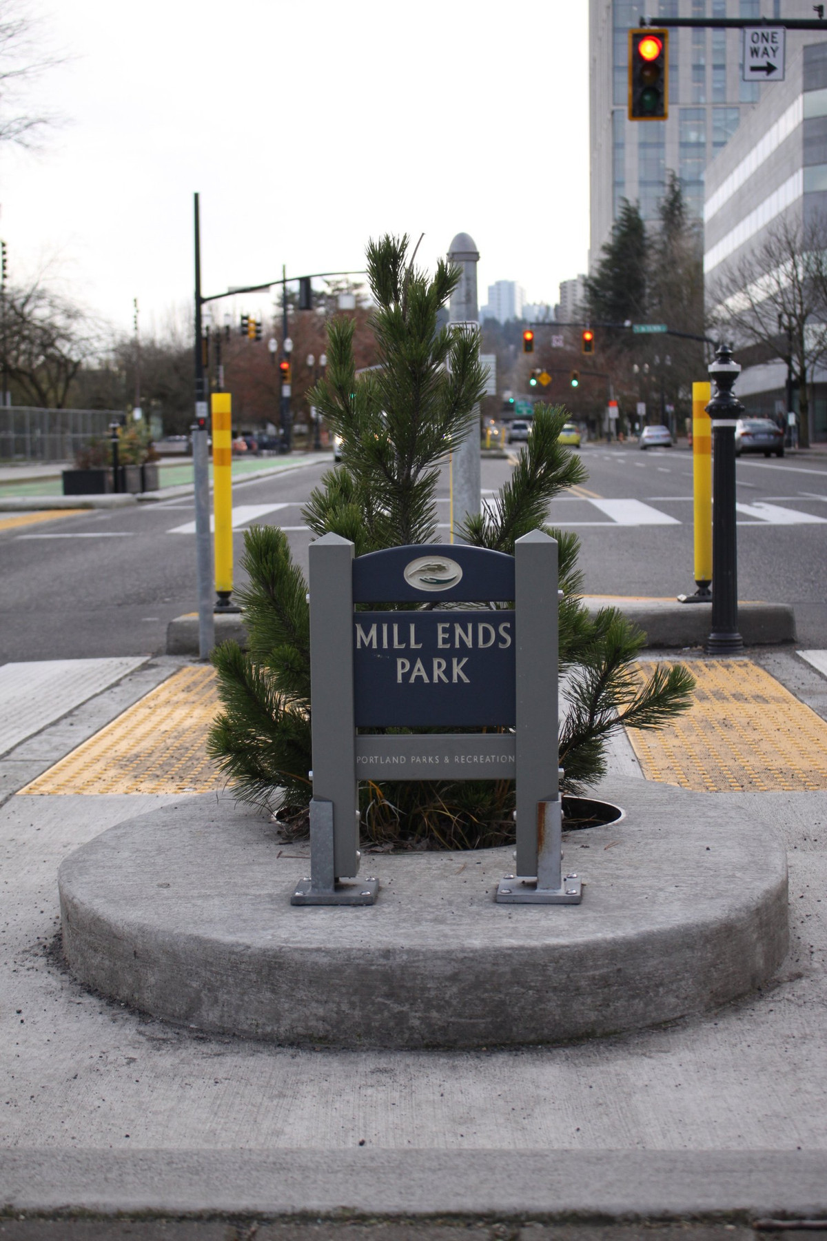 Nó có diện tích 0,29 mét vuông, nhưng chung quy công viên này vẫn có kích thước khá lớn so với công viên nhỏ nhất tại Nhật Bản vừa được “trao vương miệng” Kỷ lục Guinness Thế Giới. Ảnh: @CCE Oregon. 