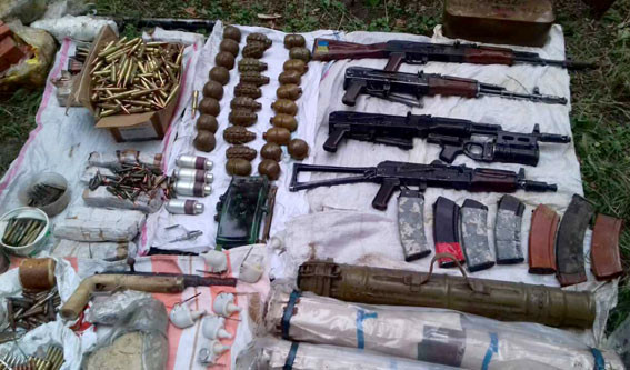 Tờ báo của Anh cũng dẫn lại thông tin hồi tháng 4/2024, Bộ trưởng Bộ Nội vụ Ukraine Ihor Klymenko đã cố gắng tính toán xem có bao nhiêu vũ khí trong tay người dân Ukraine, con số của ông đưa ra là từ 1 đến 5 triệu đơn vị. Ảnh: @mvs.gov.ua.