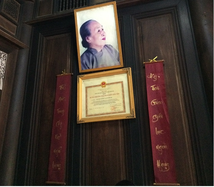 Ban đầu, ngôi nhà thuộc về công chúa thứ 18 của vua Dục Ðức. Năm 1920, An Hiên thuộc quyền quản lý của ông Tùng Lễ. Năm 1936, Nguyễn Đình Chi là chủ sở hữu của ngôi nhà được bán lại từ ông Tùng Lễ. Năm 1940, Nguyễn Đình Chi qua đời và để lại khu nhà vườn cho bà Đào Thị Xuân Yến (vợ ông) quản lý.