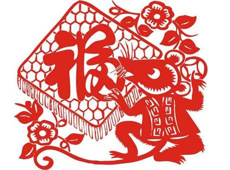 Tuổi Tý: Người tuổi Tý thông minh, nhanh nhẹn, luôn biết nắm bắt cơ hội do đó thường có được những cơ hội phát tài như mong muốn. Đặc biệt con giáp này bẩm sinh đã mang vận may mắn, luôn được quý nhân giúp đỡ về tiền bạc, có thể nói rằng tỉ lệ trúng thưởng của người tuổi Tý bao giờ cũng cao hơn những con giáp khác.