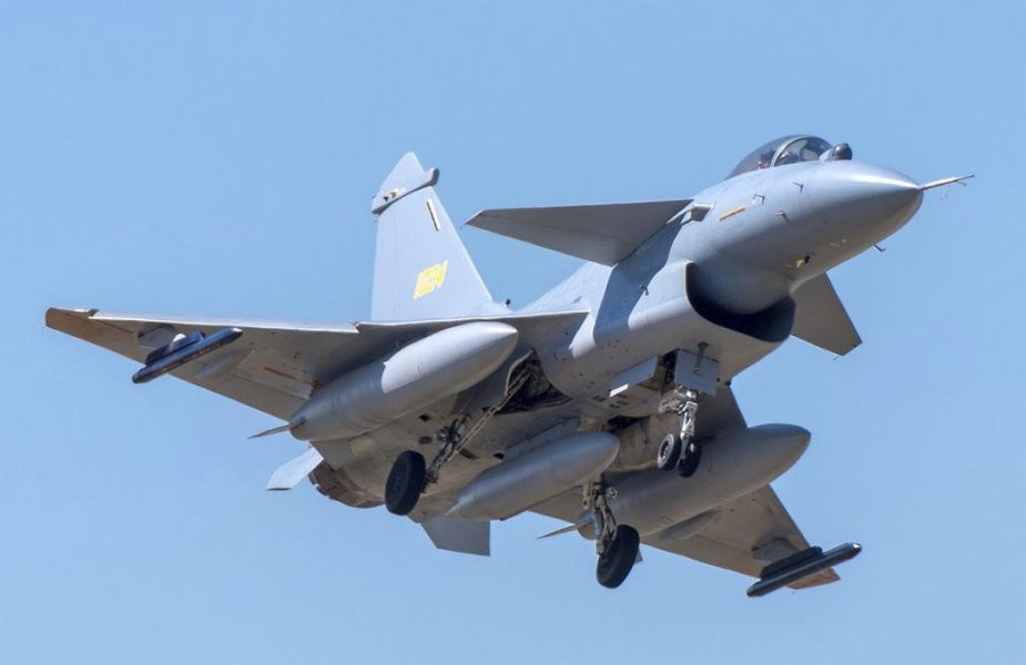 Khẳng định của Bộ trưởng Quốc phòng Pakistan Khawaja Asif được nhiều hãng thông tấn như Clash Report đồng tình. Họ còn đi xa hơn khi cho rằng, các hệ thống tiên tiến của Rafale đã bị vô hiệu hóa bởi khả năng tác chiến điện tử của Pakistan, một kỳ tích đánh dấu thành tựu công nghệ quan trọng đối với Pakistan và kho vũ khí do Trung Quốc cung cấp. Ảnh: @Army Recognition. 