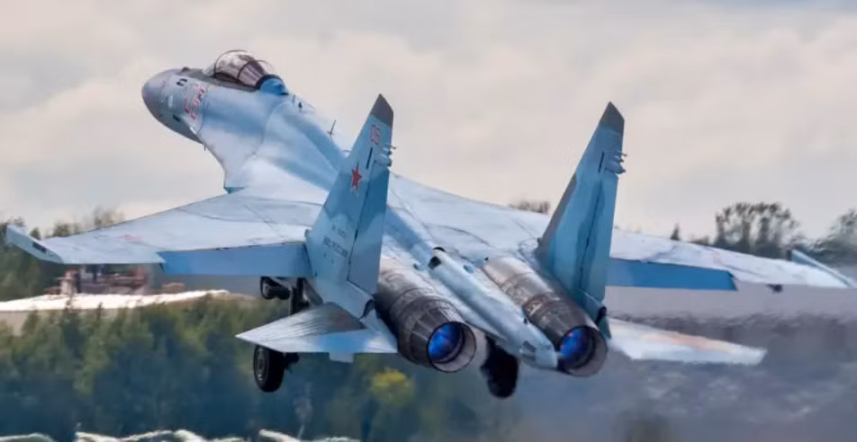 Chuyến giao hàng này đánh dấu một chương mới trong mối quan hệ quốc phòng của Nga với Algeria, và nó cũng đặt ra câu hỏi về sự thay đổi cán cân quyền lực ở Bắc Phi. Ảnh: @armyrecognition.