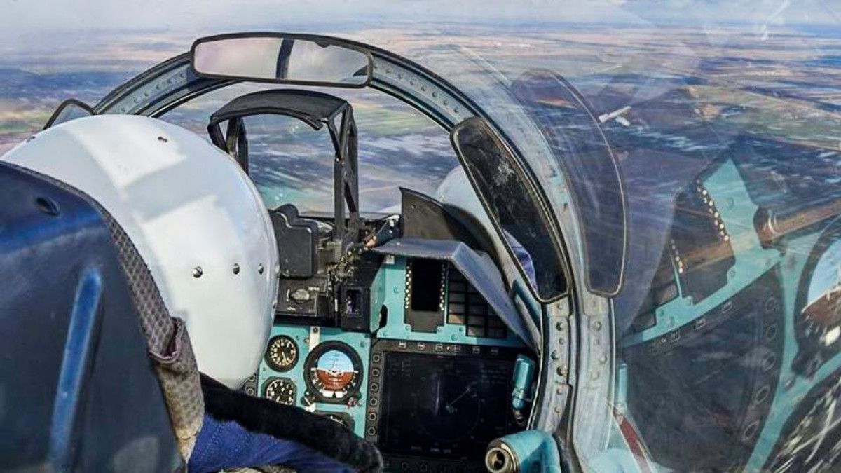 Trong khi đó, Mỹ đã bán cho Algeria các thiết bị phi chiến đấu như máy bay vận tải C-130, nhưng Biện pháp trừng phạt (CAATSA) đã hạn chế mối quan hệ sâu sắc hơn với quốc gia vừa mua vũ khí của Nga này. Ảnh: @Iran GeoMil.