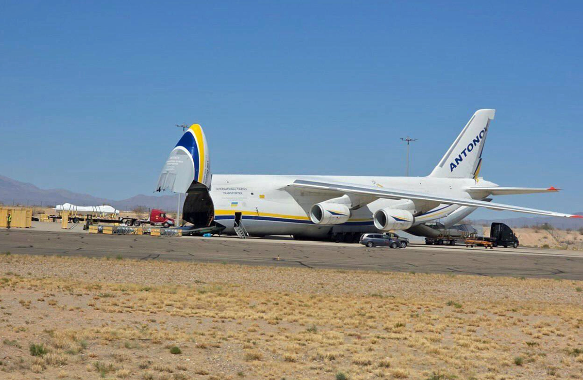 Dữ liệu theo dõi chuyến bay công khai đã xác nhận rằng, chiếc Antonov An-124-100M của Ukraine nói trên, có số đăng ký UR-82027, đã hạ cánh tại Tucson vào ngày 25 tháng 4. Ảnh: @HAULPRO / Telegram.