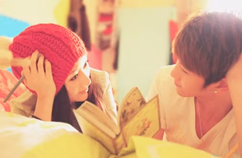 Bước vào tháng 7, chuyện tình cảm của người tuổi Dần vô cùng thăng hoa. Với những người còn đang độc thân, đây là thời điểm vàng để kiếm tìm ý trung nhân của cuộc đời mình, vì vậy đừng bỏ lỡ những thời cơ tốt ở trước mắt. Đối với những người đã có đôi có cặp thì chuyện tình cảm thêm mặn nồng, viên mãn. Ảnh: tuvidongtay.vn.