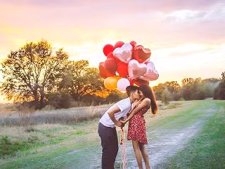 Tháng 7/2017 là thời gian người tuổi Thân tràn ngập sự quyến rũ. Trong thời điểm mùa hè tràn ngập ánh nắng, con giáp này sẽ có cơ hội tìm được tình yêu đích thực của cuộc đời, chính vì thế người tuổi Thân cần tích cực tạo dựng các mối quan hệ xã hội và các mối nhân duyên tốt đẹp. Ảnh: phunutoday.vn.