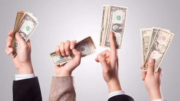 Theo dự đoán cho tháng 7/2017 được đăng tải trên trang lnka (Trung Quốc), những người thuộc con giáp Sửu, Thìn, Tỵ, Ngọ do được thần may mắn soi chiếu nên sẽ có cơ hội thăng chức tăng lương. Ảnh: ayp.vn. 