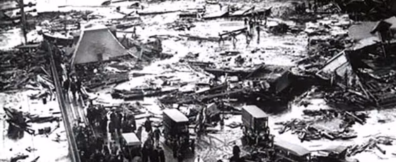 Ngay cả khi bia đã hết, người ta vẫn không thể quên được thảm kịch, vì mùi của loại bia đen lên men này vẫn còn lưu lại suốt nhiều tháng trong thành phố. Ảnh: @History Collection.