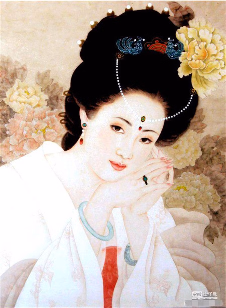 Nhưng những điều trên chỉ là phỏng đoán, không có căn cứ. Mọi người đều biết tuy Dương Ngọc Hoàn rất đẹp nhưng lại có một nhược điểm là cơ thể có mùi hôi. Để giấu đi mùi cơ thể, Dương Quý Phi phải tắm bằng cánh hoa, và phải dùng một loại hương liệu là Hương Cơ Hoàn. Ảnh: image.baidu.com. 