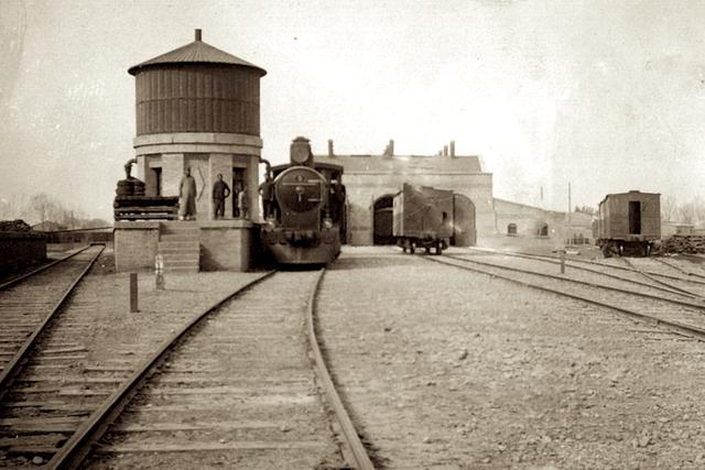 Một ga tàu hỏa tại Trung Quốc những năm đầu thế kỷ 20. Ảnh: sina.com.cn.