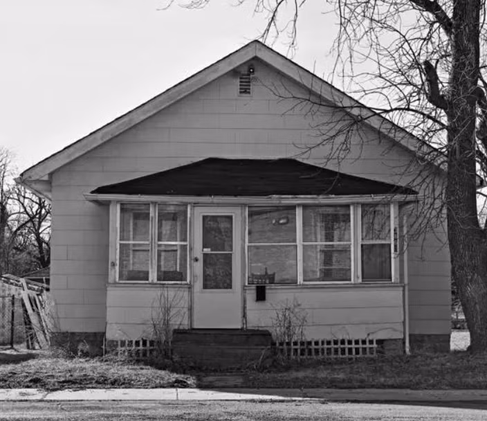 Sau đó, Ammons đã liên lạc với một linh mục và thực hiện nhiều cuộc trừ tà cho gia đình. Họ tuyên bố rằng, kể từ đó, hoạt động huyền bí đã không còn ảnh hưởng đến họ nữa. Ảnh: @John Delano.