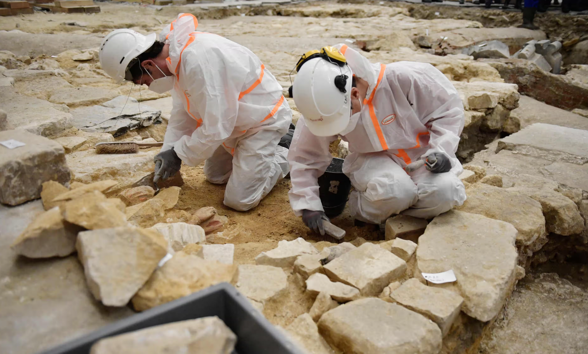 Còn người nằm trong chiếc quan tài chì thứ hai tới nay vẫn còn là một bí ẩn. Ảnh: @Denis Gliksman.