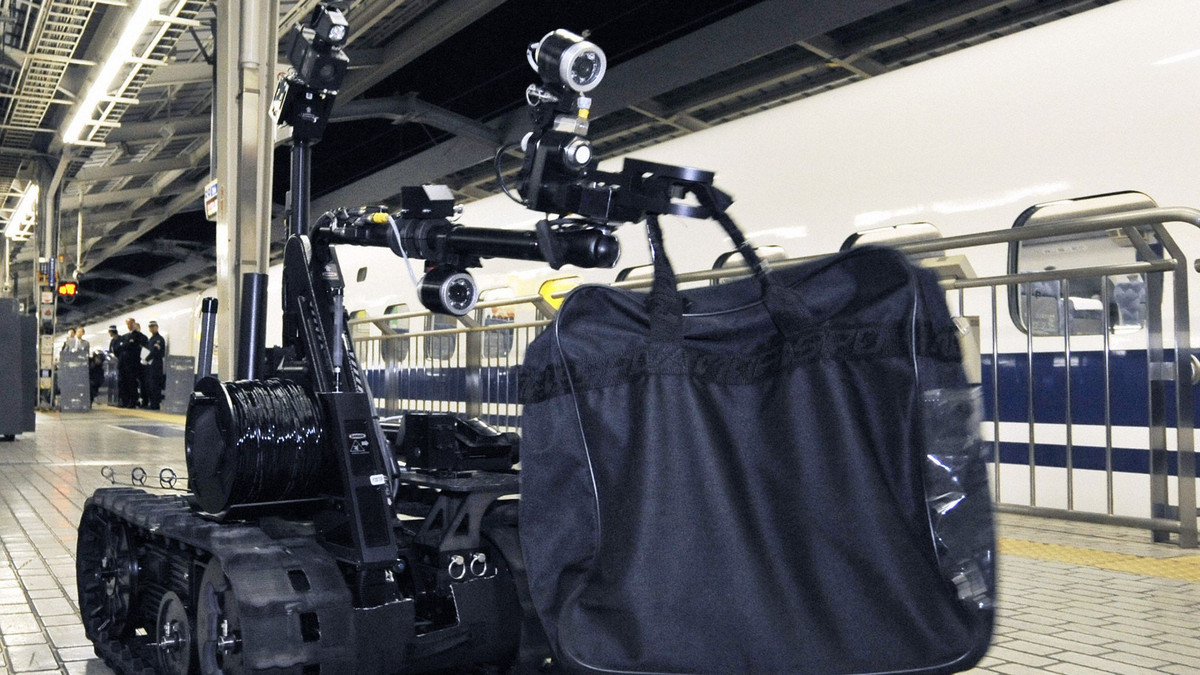 Chỉ hai năm sau cái chết của Williams, một vụ việc tương tự đã xảy ra ở Nhật Bản. Năm 1981, Kenji Urada, một công nhân 37 tuổi tại nhà máy Kawasaki Heavy Industries ở Akashi, đã tử vong do một cánh tay cơ khí robot, trong khi đang kiểm tra một con robot khác bị trục trặc. Ảnh: @Sky News.