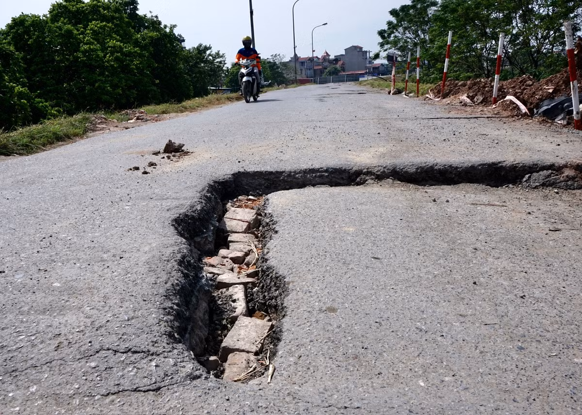 Cũng như vết nứt rộng.