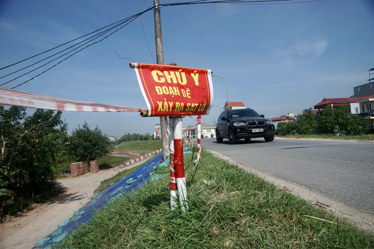 Tuyến đê tả Đáy đoạn đi qua địa bàn phường Yên Nghĩa, quận Hà Đông là tuyến đê kết hợp giao thông với lưu lượng người và phương tiện tham gia giao thông lớn.