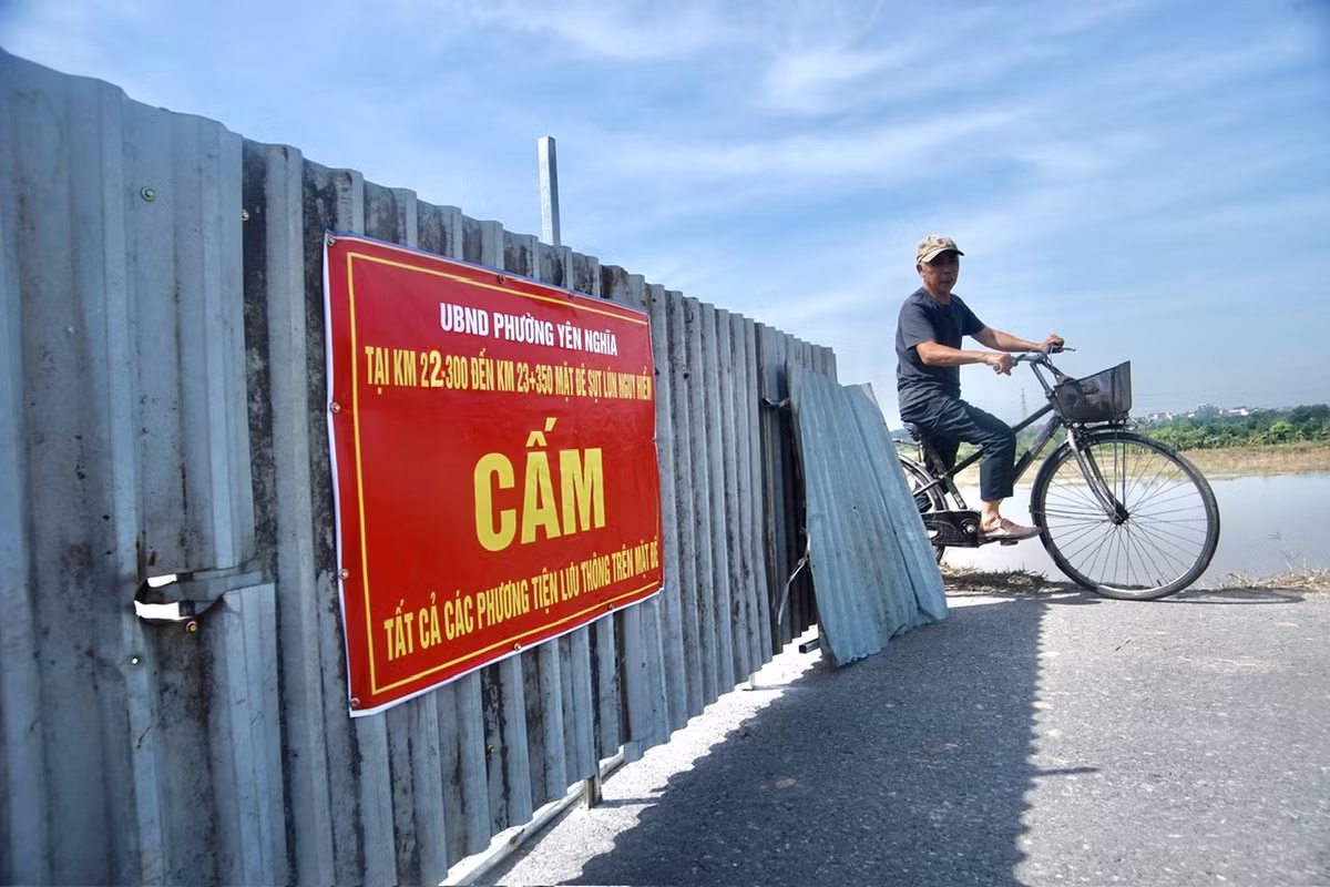 Dựng rào chắn và đặt các biển cảnh báo.