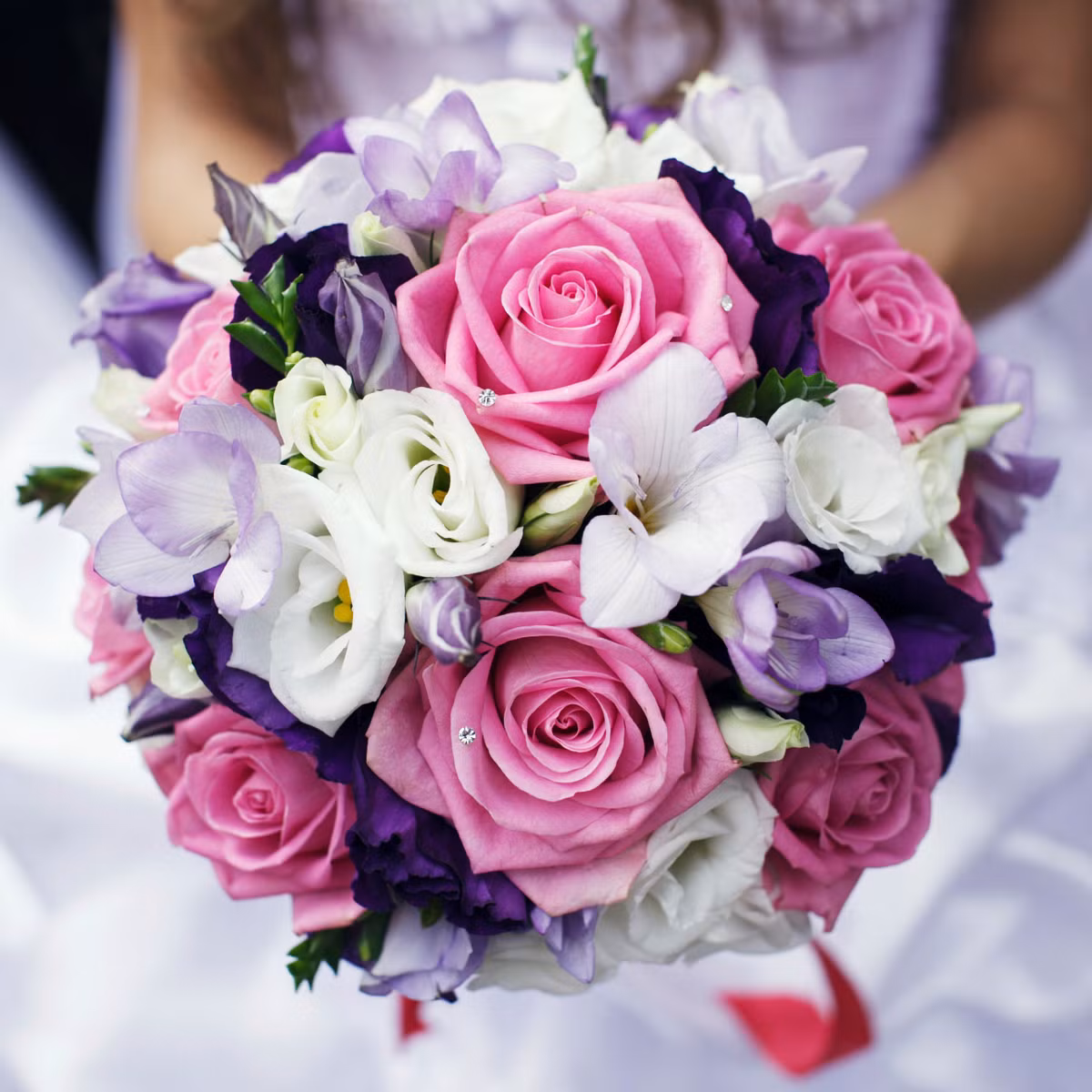 Tuổi Hợi: Công việc: nên chú tâm vào công việc chính của mình. Tài vận: tài vận vượng phát. Tình cảm: chuyện tình cảm không suôn sẻ. Ảnh: easywedding.co.uk. (Thông tin trong bài chỉ mang tính tham khảo, cung cấp nội dung trắc nghiệm vui cho bạn đọc).