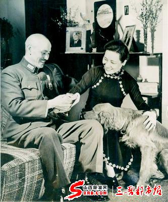 Tưởng Giới Thạch thực sự đã thực hiện lời thề với Tống Mỹ Linh – mãi mãi trân trọng hôn nhân, ông đã yêu bà bằng tình yêu của một quân nhân. Điều này có thể tìm thấy trong các sách nói về Tưởng Giới Thạch, nhưng ông mãi mãi không thể giúp bà thực hiện ước mơ sinh con đẻ cái. Kì thực, sau khi họ kết hôn, tình cảm vợ chồng của họ không những ngày càng sâu đậm mà Tống Mỹ Linh cũng đã từng mang thai. Ảnh: sxrb.com