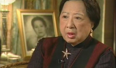 Vào những năm 90 thế kỷ trước, báo “Liên Hợp” của Đài Loan có đăng một bức điện tín từ NewYork với nội dung như sau: "Trưởng nữ của Khổng Tường Hy (chồng của Tống Ái Linh), cháu bên ngoại của Tống Mỹ Linh - Khổng Lệnh Nghi cho hay Tưởng Kinh Quốc là cốt nhục của Tưởng Giới Thạch, điều này hoàn toàn là sự thật, những tin đồn bên ngoài là không đúng". Khổng Lệnh Nghi cho biết sau khi Tưởng Giới Thạch và Tống Mỹ Linh kết hôn vào tháng 12 năm 1927, Tống Mỹ Linh đã từng mang thai, nhưng vì sự cố nên đã bị sảy thai, từ đó Tống Mỹ Linh chưa từng mang thai thêm lần nào. Ảnh Khổng Lệnh Nghi. Nguồn: Xinhuanet.com.