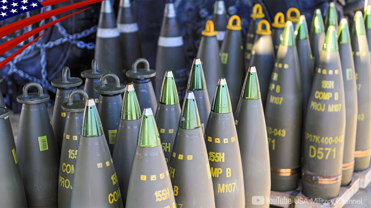 Dự án đầy tham vọng này là một phần trong mục tiêu lớn hơn của Tập đoàn Rheinmetall, nhằm mở rộng sản xuất toàn cầu lên 1,1 triệu viên đạn pháo vào năm 2027, một bước nhảy vọt so với mức 70.000 viên mà họ sản xuất mỗi năm, trước khi Chiến sự Nga - Ukraine nổ ra vào năm 2022. Ảnh: @USA Military Channel.