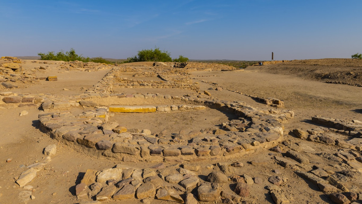 Hamin Mangha (năm 3000 TCN) là một trong những ngôi làng cổ lớn nhất Trung Quốc. Các nhà khảo cổ học tìm thấy một túp lều chứa 97 bộ xương đen. Ảnh: @schita / iStock.