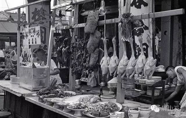 Một quán vịt quay thơm ngon ở Singapore. Ảnh: 360doc.com.