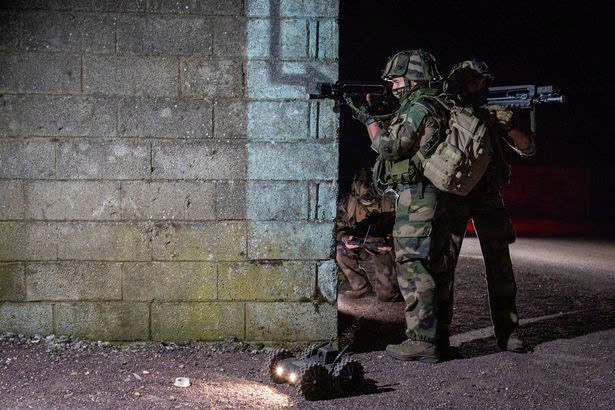 Phap trien khai robot chien dau, tu dong hoa hoan toan vao 2040-Hinh-4