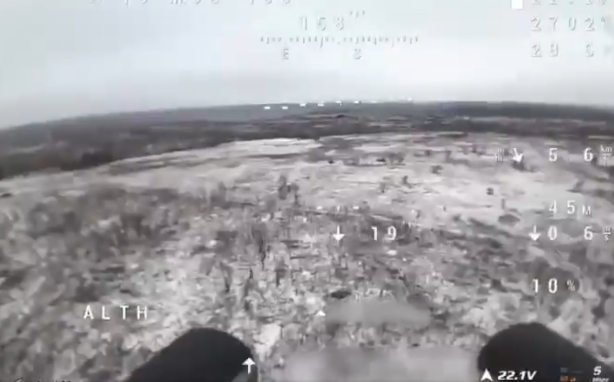 Tuy nhiên, các nhà phân tích khác chỉ ra những thách thức khi lắp một vũ khí như vậy vào máy bay không người lái hạng nhẹ: Nó khiến trọng lượng tăng thêm, làm giảm tốc độ bay và khả năng cơ động linh hoạt. Ảnh: @Archer83Able.