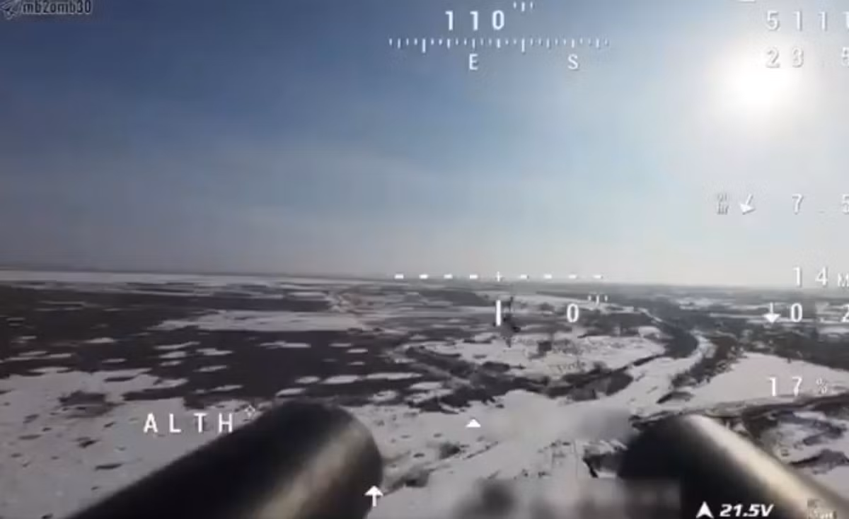 Mặc dù địa điểm và thời gian chính xác của cuộc giao tranh trên không này không được tiết lộ, nhưng bối cảnh cho thấy, đây là một mặt trận mà máy bay không người lái đã trở thành công cụ không thể thiếu cho cả hai bên Nga và Ukraine. Ảnh: @Archer83Able.