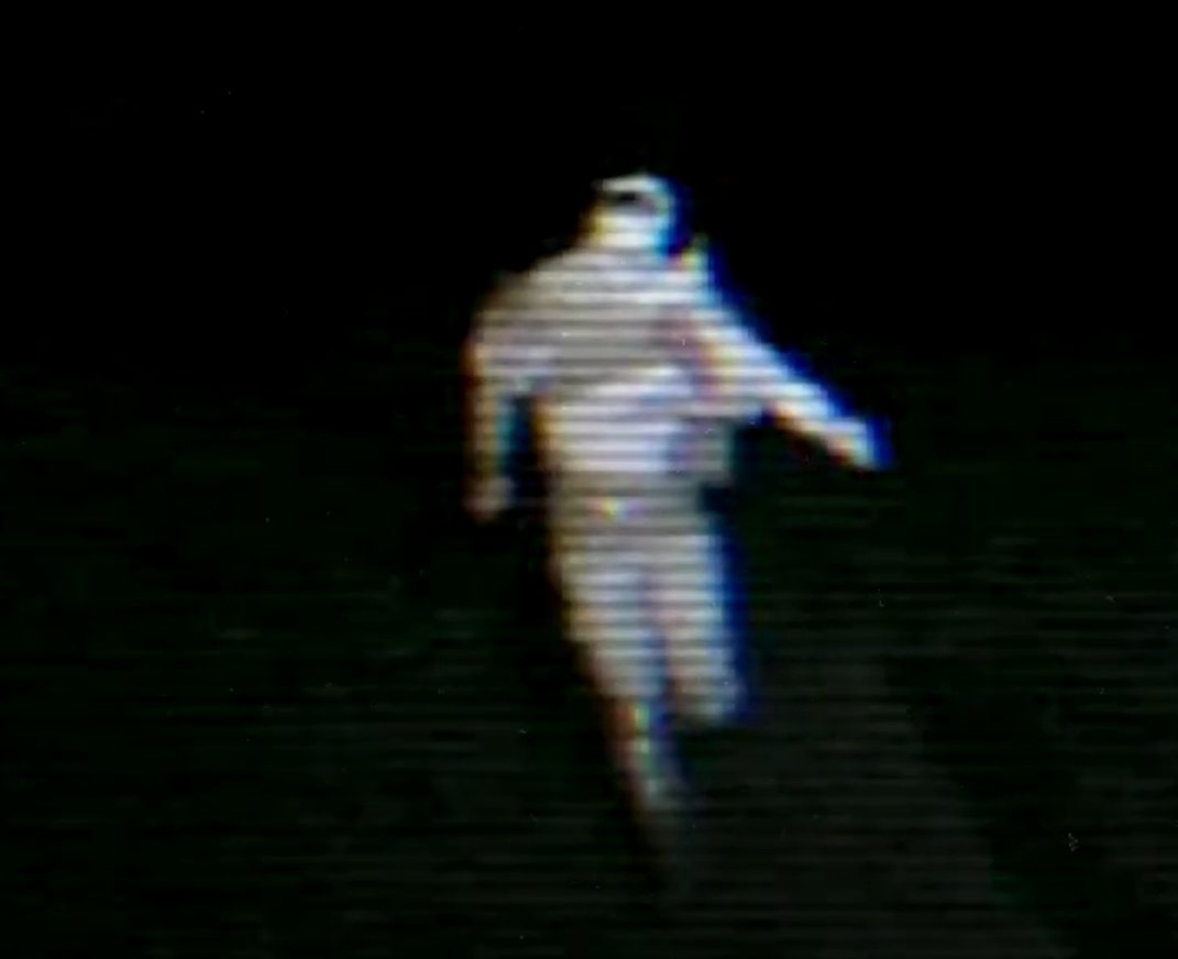 Đúng vậy, theo truyền thuyết, bãi biển gần khu vực Đường cao tốc 101 của Mỹ là nơi sinh sống của một bóng ma bí ẩn được gọi là "Người băng bó". Ảnh: @Paranormal America.