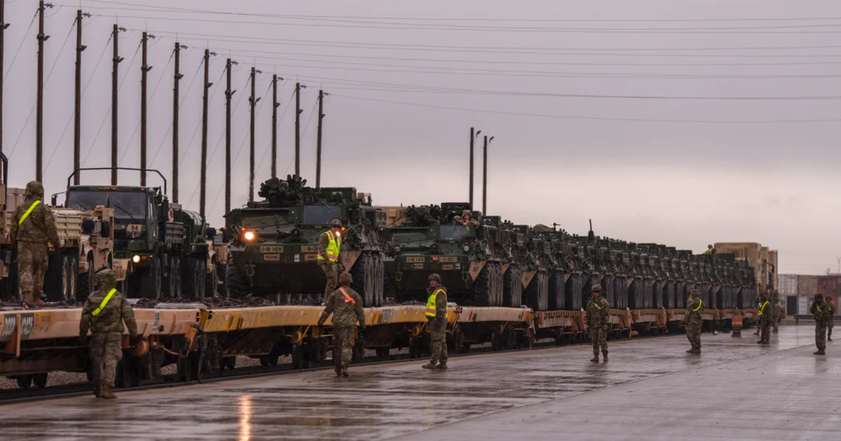 Còn theo nguồn tin của AP cuộc duyệt binh này là một phần của hoạt động kỷ niệm 250 thành lập Lục quân Mỹ được lên kế hoạch từ trước đó, và yếu tố mới được bổ sung đó là, nó sẽ một cuộc diễu binh quân sự lớn mà Tổng thống Donald Trump đã mong muốn từ lâu. Ảnh: @cbsnews.