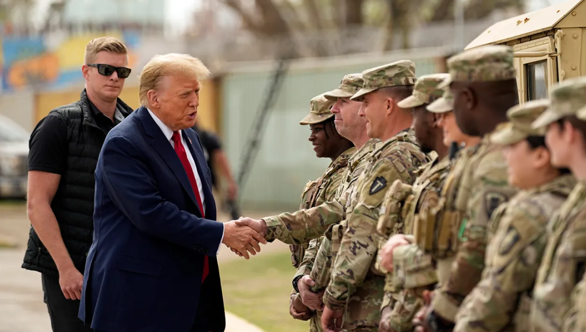 Theo tài liệu mới nhất, một số thiết bị và quân lính sẽ được đưa vào lễ kỷ niệm sinh nhật của Quân đội Mỹ và mọi thứ đã được chuẩn bị trong hơn một năm. Lễ kỷ niệm được thiết lập bao gồm một loạt các hoạt động và màn trình diễn tại National Mall, bao gồm cuộc thi thể dục, tường leo núi, xe bọc thép, trực thăng và các thiết bị khác. Ảnh: @TheHill.