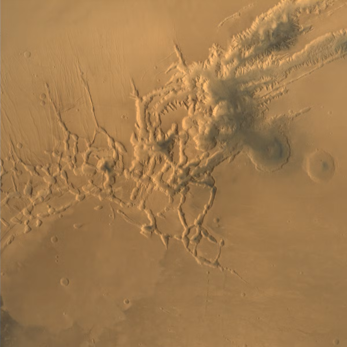 Theo các nhà khoa học, cảnh quan này cũng được hình thành bởi hoạt động của nước trong quá khứ, xói mòn do gió và lở đất. Khoáng chất ngậm nước được phát hiện thông qua quan sát quỹ đạo cho thấy sự hiện diện của nước lỏng trong quá khứ. Ảnh: @ISRO/ISSDC.