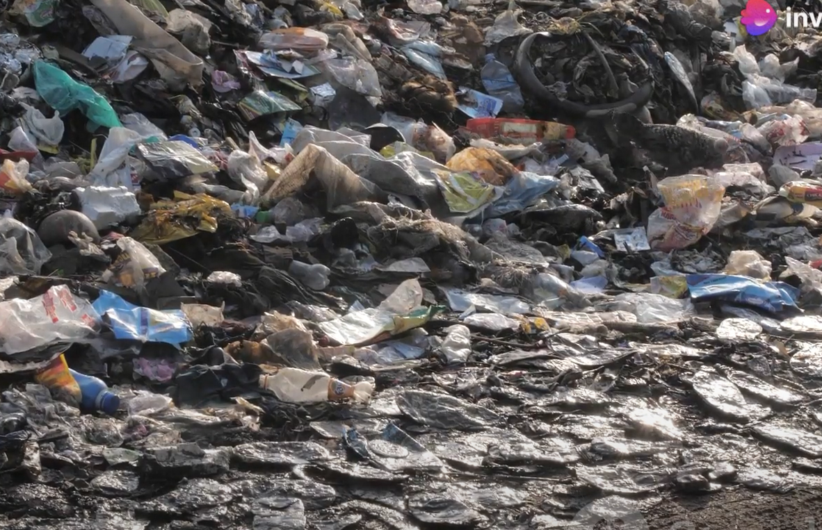 Ô nhiễm nhựa đang trở thành vấn đề môi trường đáng báo động, vì phải mất hàng trăm năm để phân hủy, dẫn đến sự tích tụ nhựa trong các bãi chôn lấp, hệ sinh thái tự nhiên. Ảnh: @technolapp.