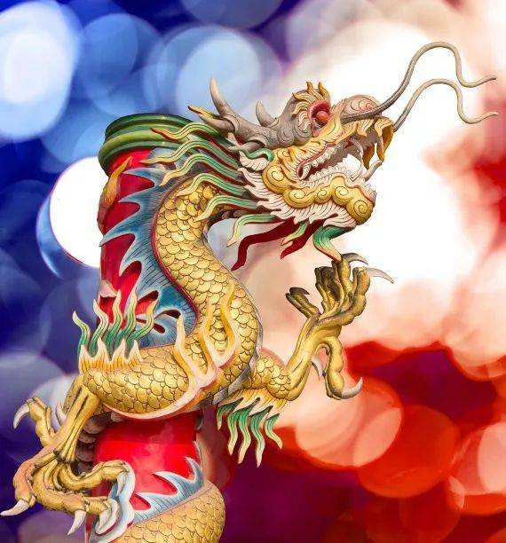  Tuổi Thìn: Công việc suôn sẻ, mọi khó khăn đều được giải quyết, thảm đỏ đi đến thành công đã được trải sẵn chờ tuổi Thìn đến bước lên. Chuyện tình cảm xúc hài hòa, mâu thuẫn với người thương sẽ được cải thiện.