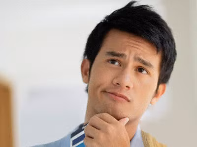 Con giáp này rất nhạy cảm và đặc biệt sợ những tổn thương trong tình cảm, vì vậy luôn muốn chiếm hữu người mình yêu. Một khi người tuổi Tuất nhận thấy người mình yêu có hành động bất thường, ngay lập tức trong lòng con giáp này sẽ tràn ngập những nghi ngờ về những điều xấu nhất. Ảnh: movvietnam.vn.